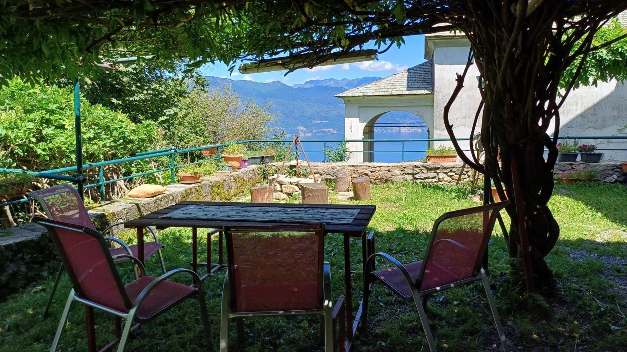 La Stanza Del Bosco Apartamento Arcumeggia Exterior foto